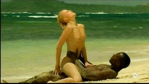 Syren De Mer stöhnt, während sie von einem reife frauen beim gruppensex riesigen schwarzen Schwanz gefickt wird